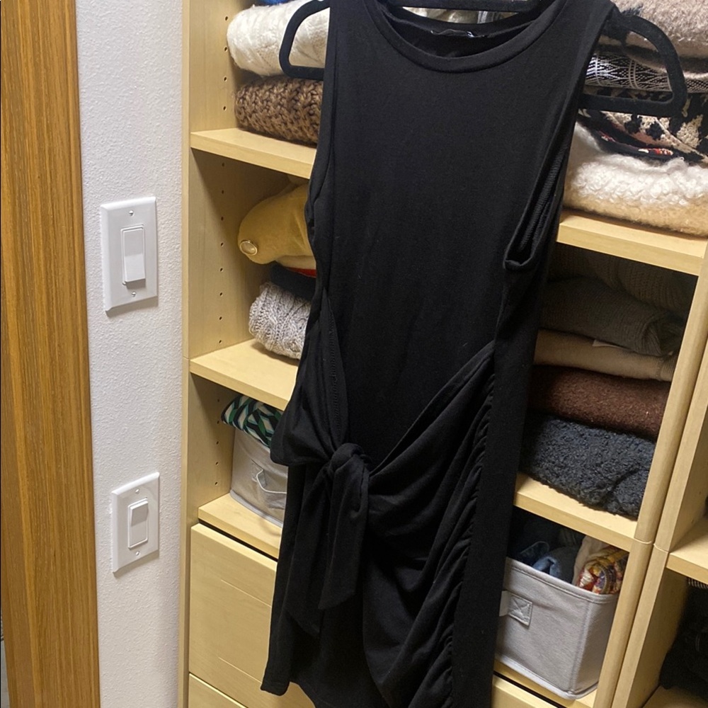 Elegant Black Sleeveless Dress